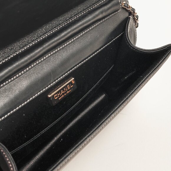 Chanel 2017 Cruise White & Black CC Patchwork Leather Shoulder Bag - Picture 11 of 14